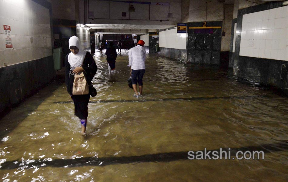 Heavy rains lash Mumbai16