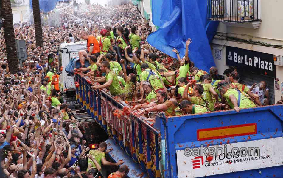 tomatina festival kicks off in spain18