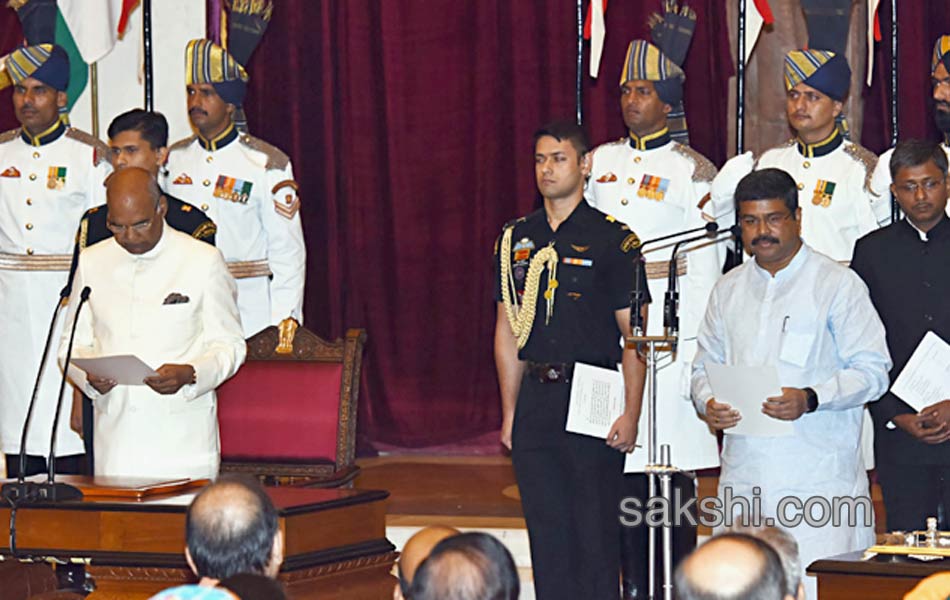 cabinet reshuffle new ministers take oath - Sakshi1