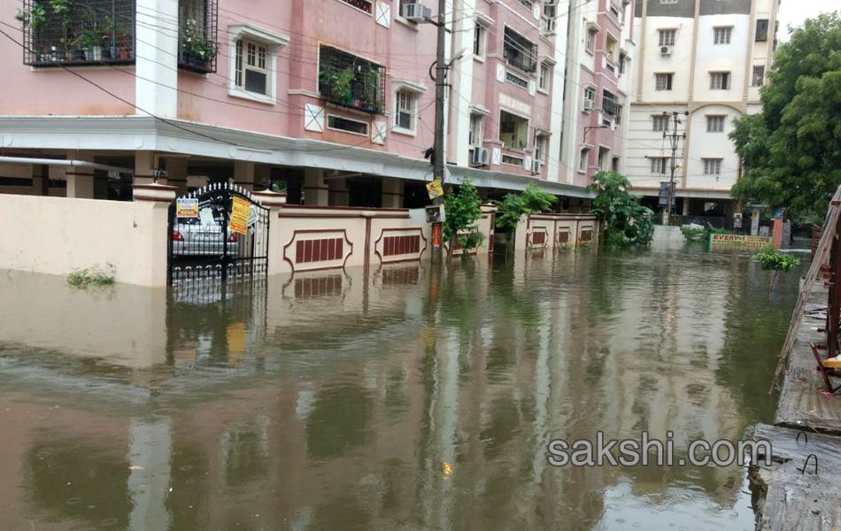 Heavy Rain Hits Hyderabad - Sakshi20