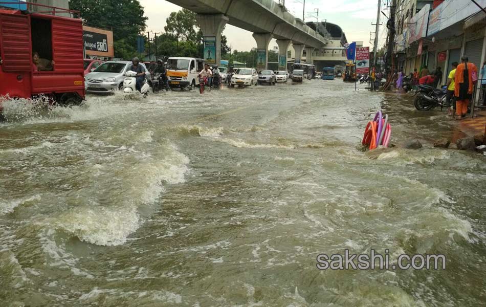 Heavy Rain Hits Hyderabad - Sakshi15