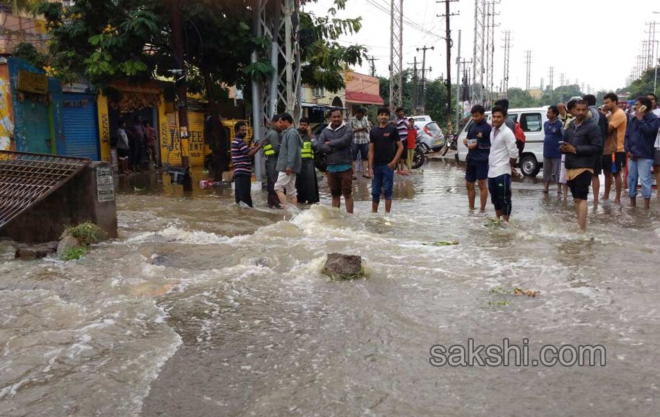 Heavy Rain Hits Hyderabad - Sakshi25