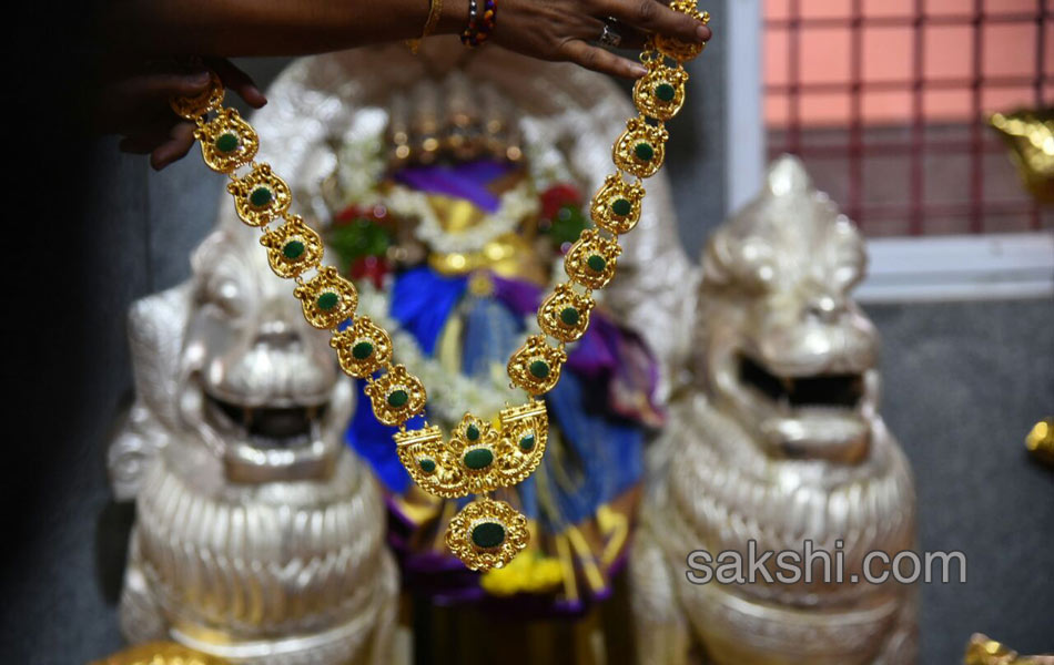 vijayawada kanakadurga gold jewellery7