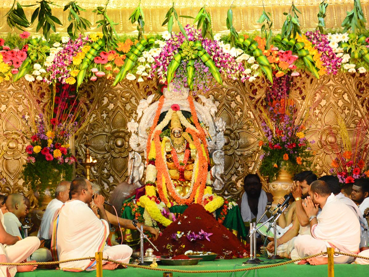 Navaratri festival begins at Kanaka Durga temple11