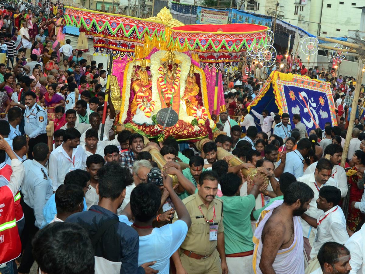 Navaratri festival begins at Kanaka Durga temple13