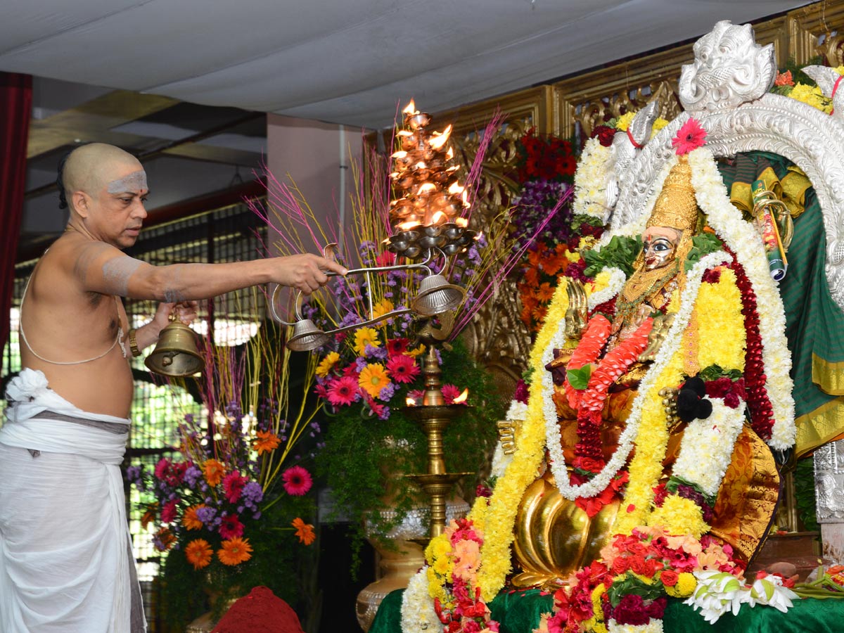 Navaratri festival begins at Kanaka Durga temple8