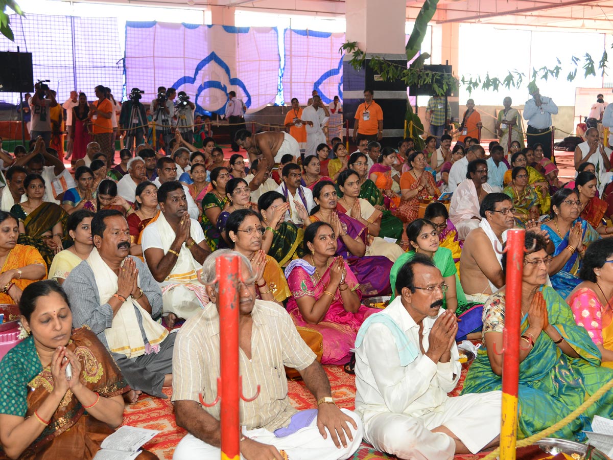 Navaratri festival begins at Kanaka Durga temple10