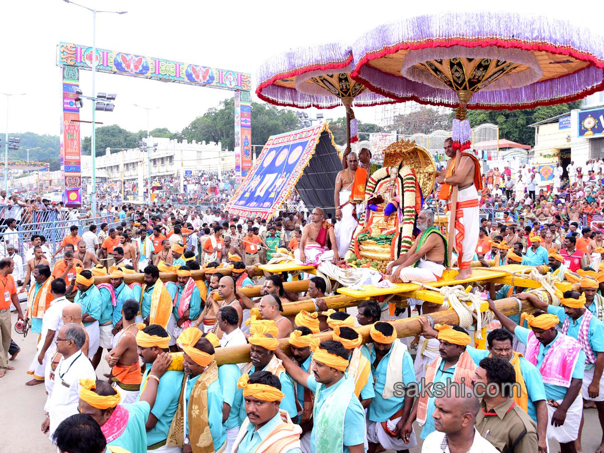 Tirumala Chinna Sesha Vahanam Second Day4