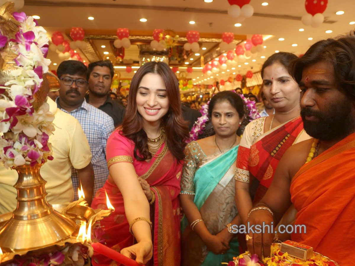 Tamanna launches Joh Rivaaj lounge @ Chennai Shopping Mall - Sakshi6