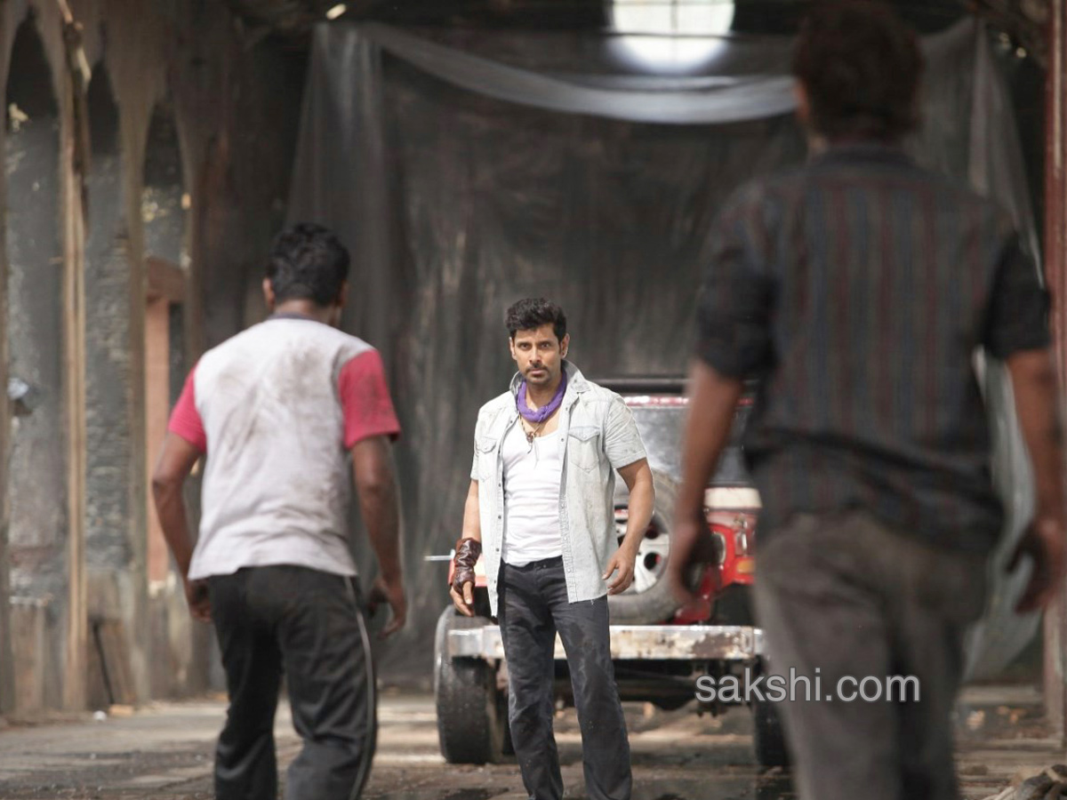 Vikram & Samantha @ 10 Movie Stills - Sakshi8