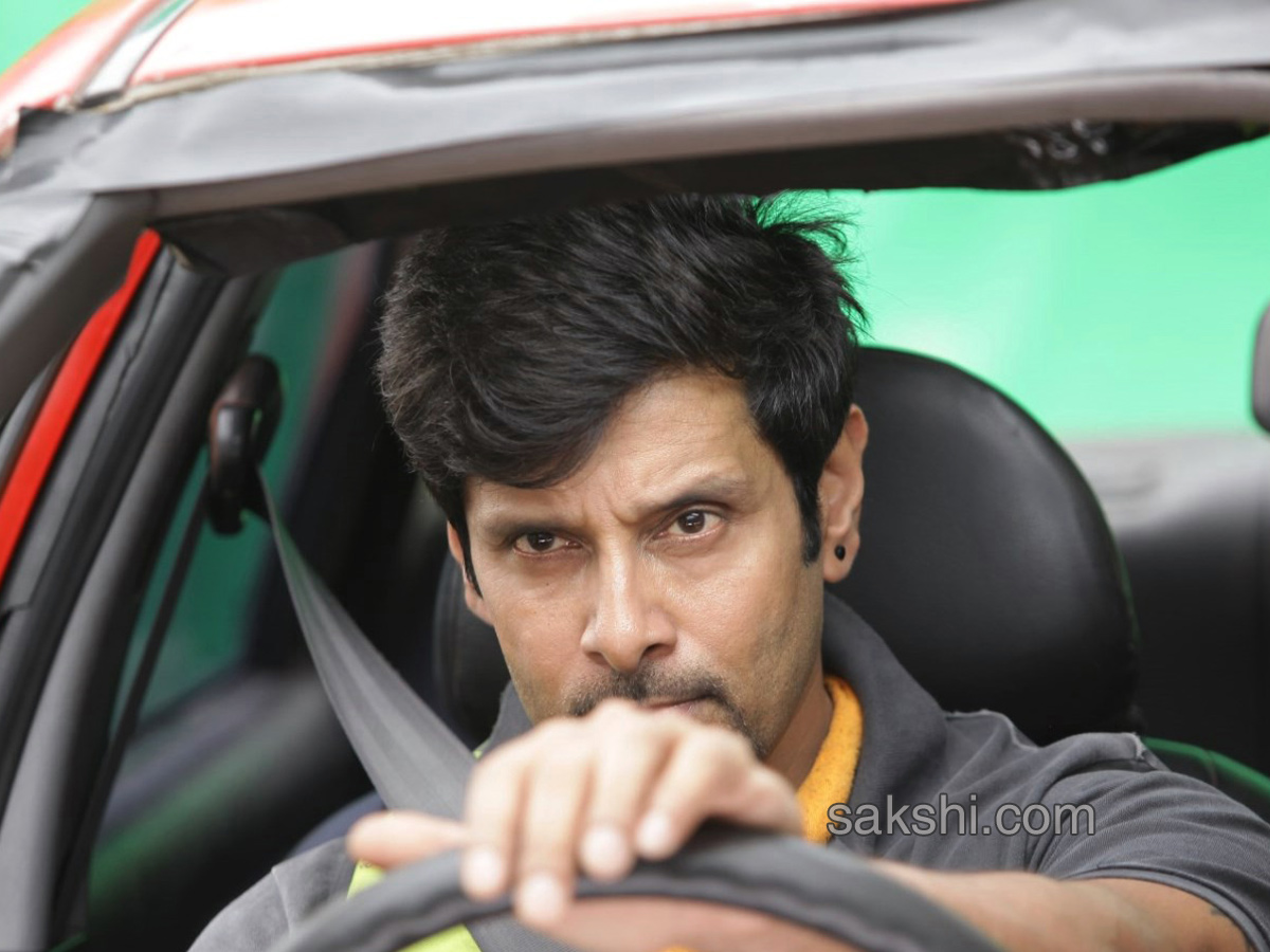 Vikram & Samantha @ 10 Movie Stills - Sakshi14