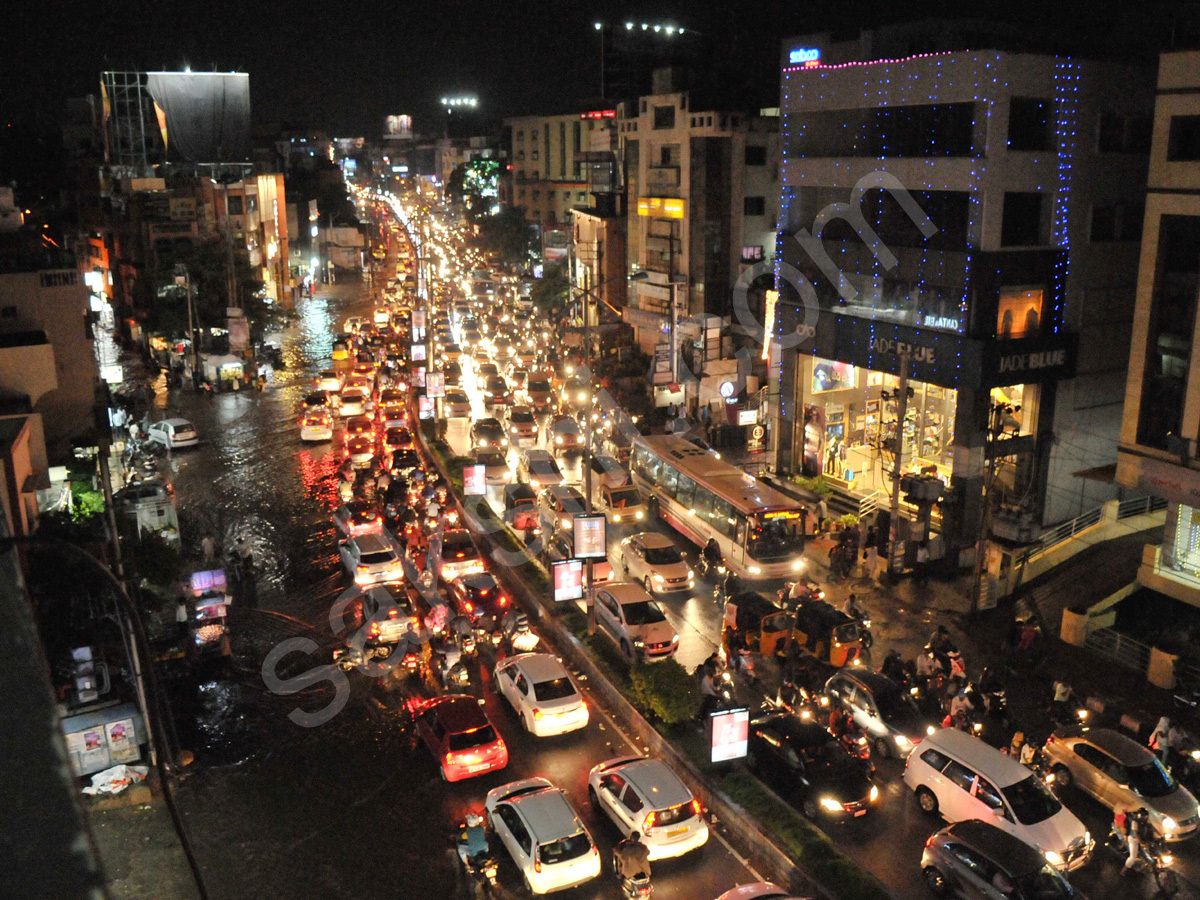 Heavy Rains Lash Hyderabad - Sakshi23