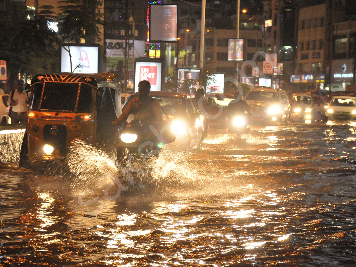 Heavy Rains Lash Hyderabad - Sakshi2