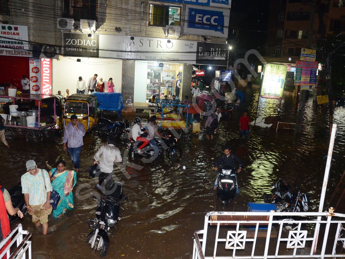 Heavy Rains Lash Hyderabad - Sakshi9