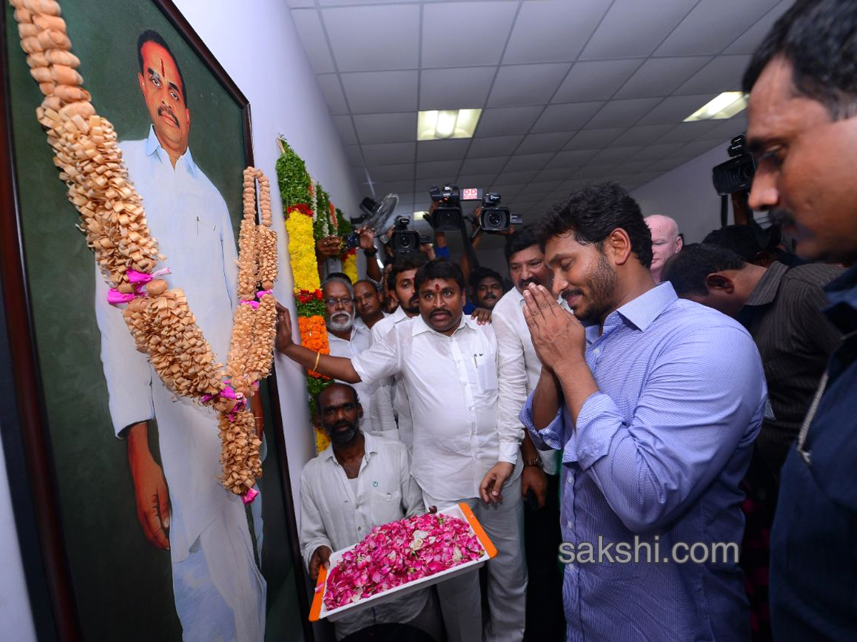 ys jagan mohan reddy mees bc community leaders vijayawada - Sakshi2