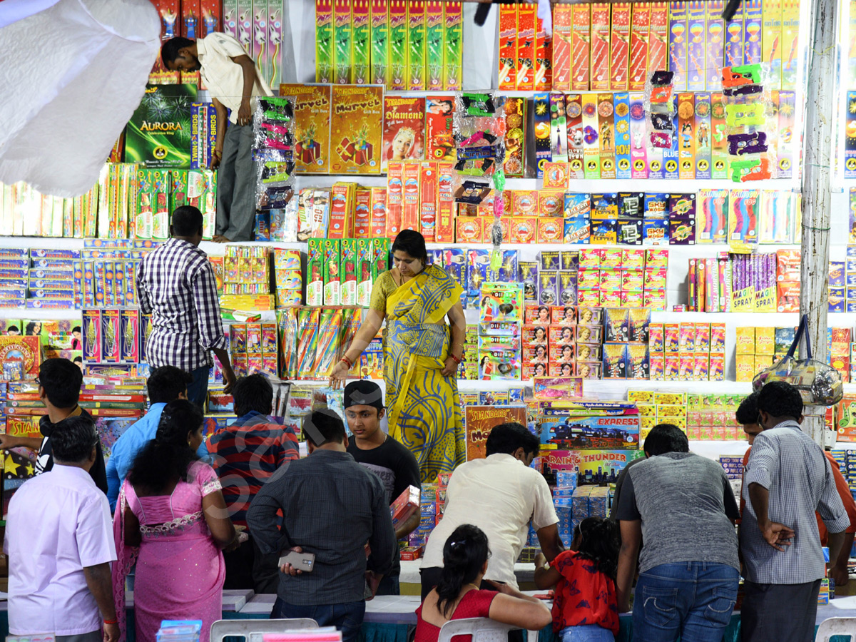 diwali festival shopping in hyderabad - Sakshi1