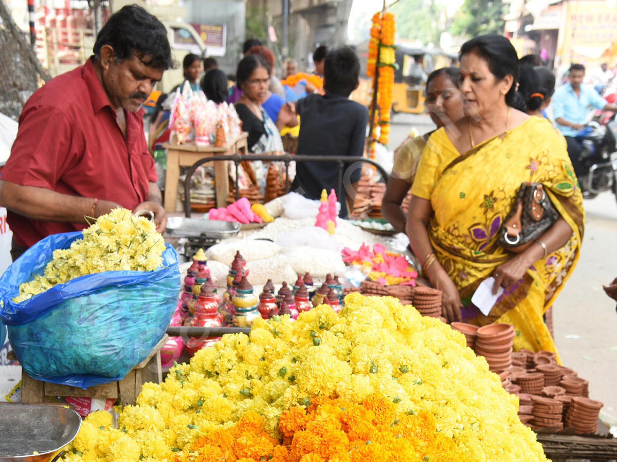 diwali festival shopping in hyderabad - Sakshi5