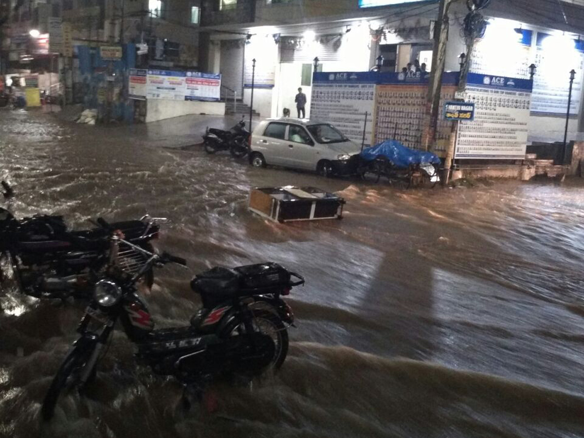 heavy rain in hyderabad - Sakshi14