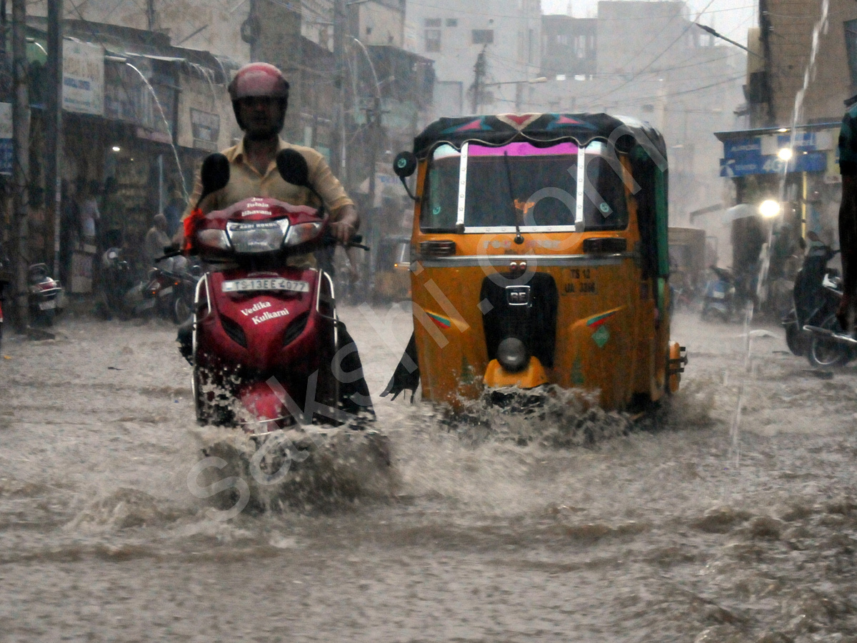 heavy rain in hyderabad - Sakshi1