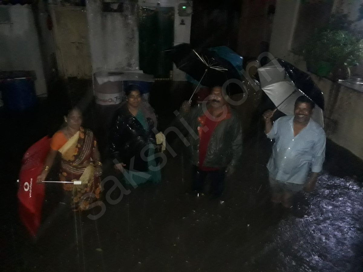 heavy rain in hyderabad - Sakshi7