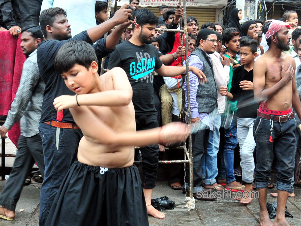 BIBI KA ALAM, MUHARRAM PROCESSION IN HYDERABAD10