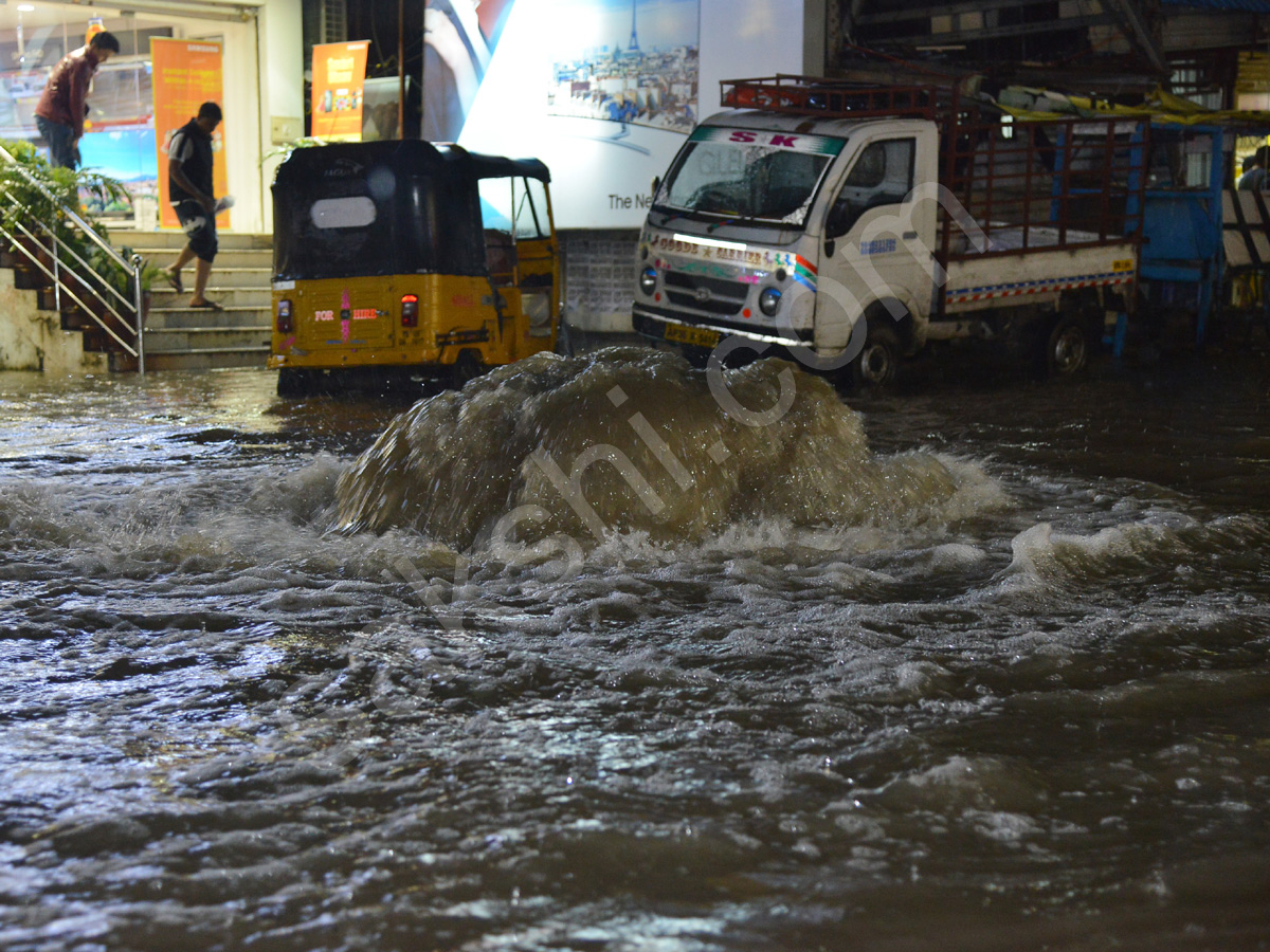 heavy rain in hyderabad - Sakshi12