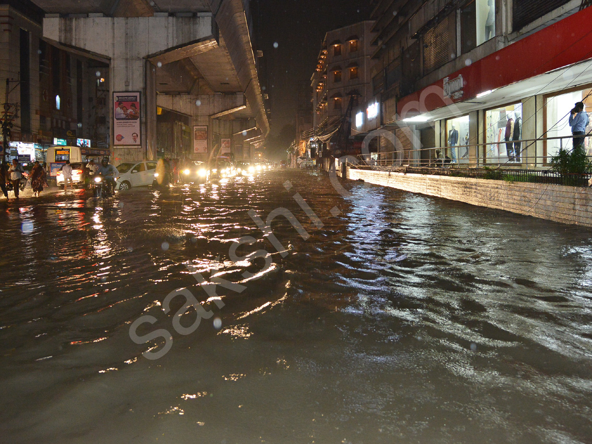 heavy rain in hyderabad - Sakshi13