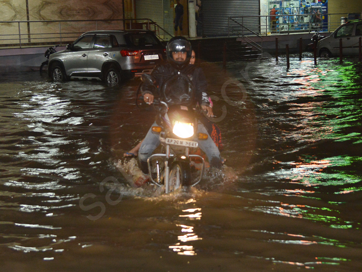 heavy rain in hyderabad - Sakshi14