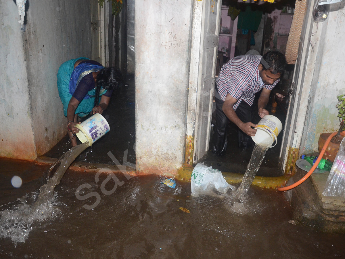 heavy rain in hyderabad - Sakshi17