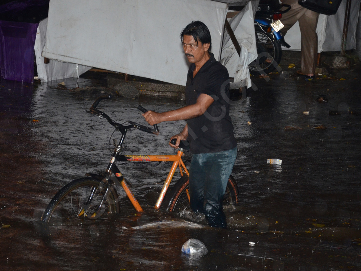 heavy rain in hyderabad - Sakshi18