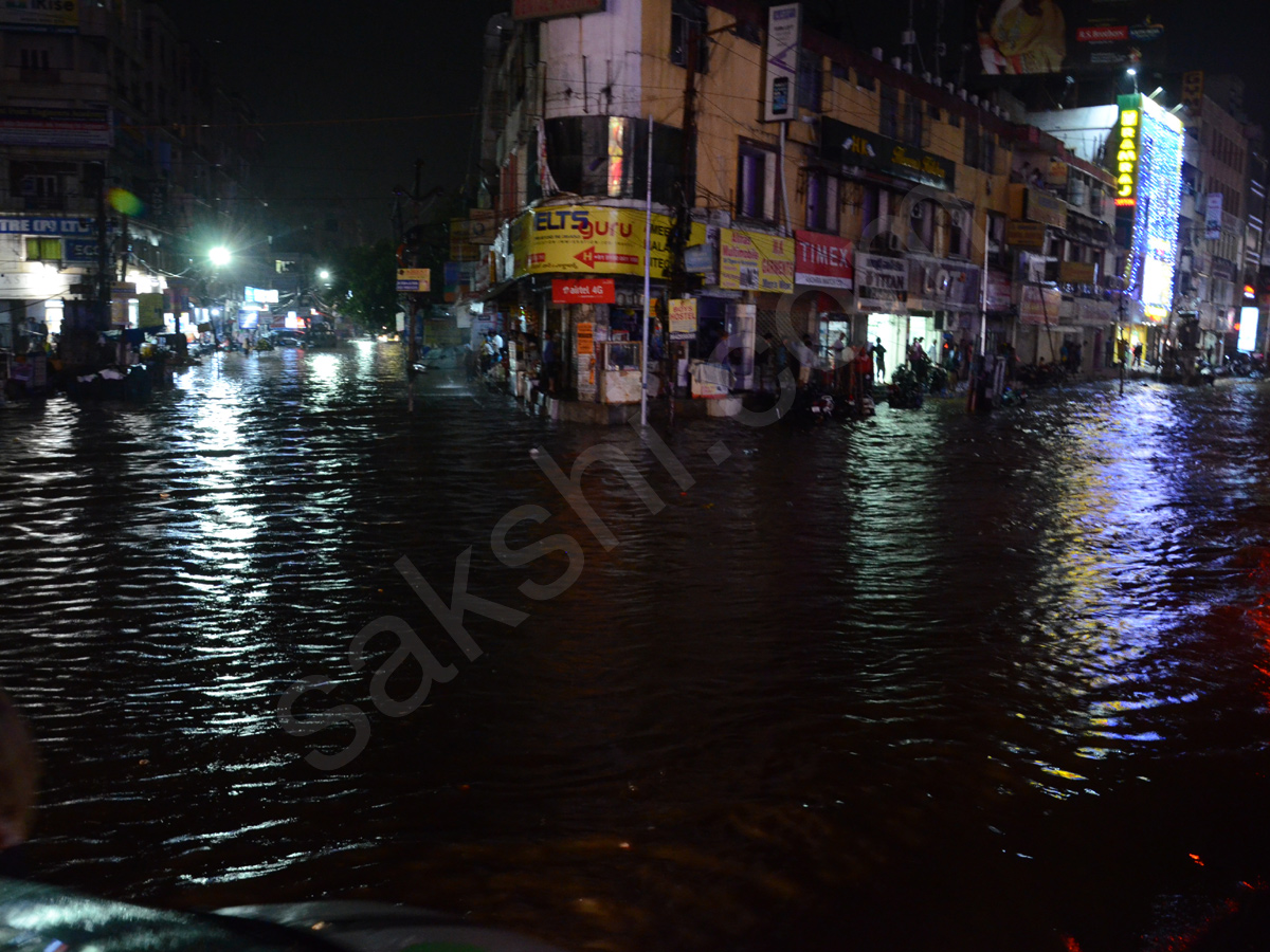 heavy rain in hyderabad - Sakshi24