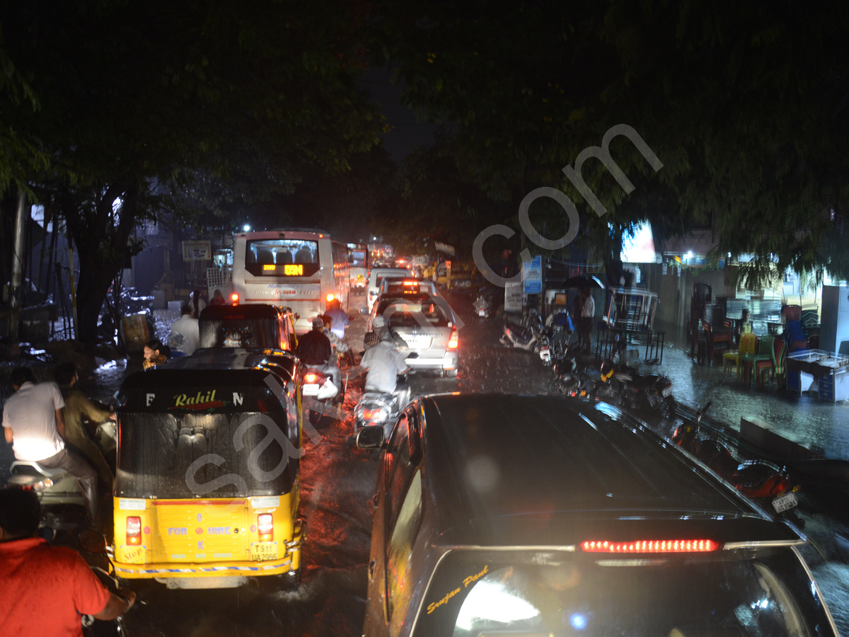 heavy rain in hyderabad - Sakshi34