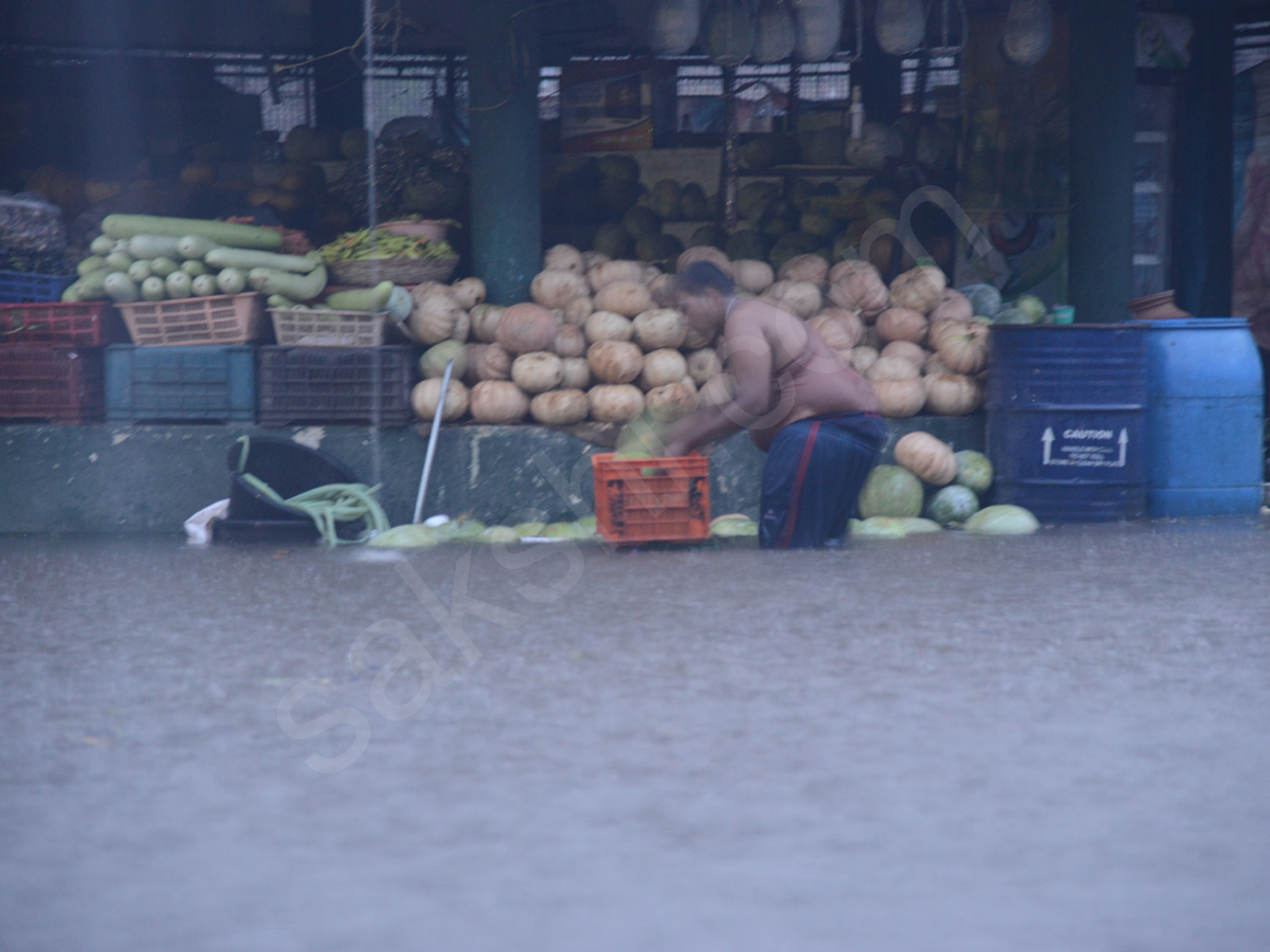 heavy rain in hyderabad - Sakshi35