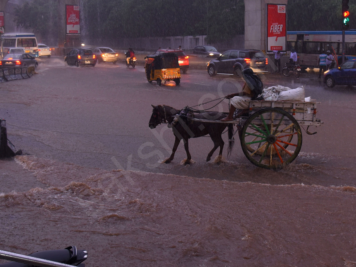 heavy rain in hyderabad - Sakshi9