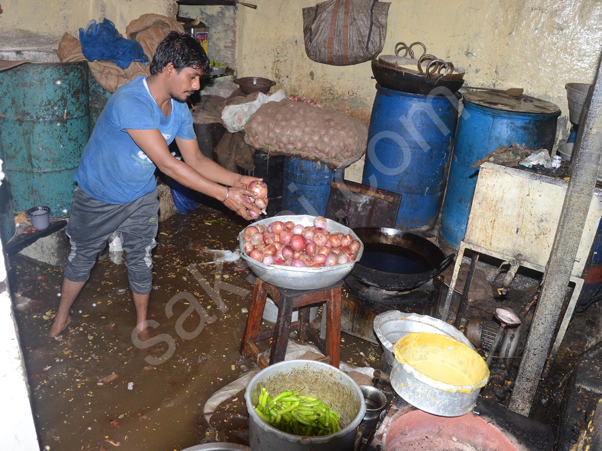 heavy rain in hyderabad - Sakshi11