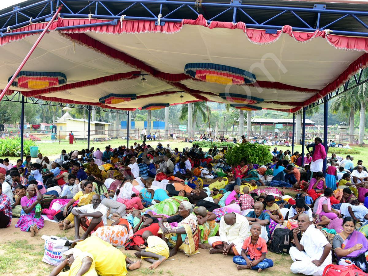 heavy rush in tirumala11