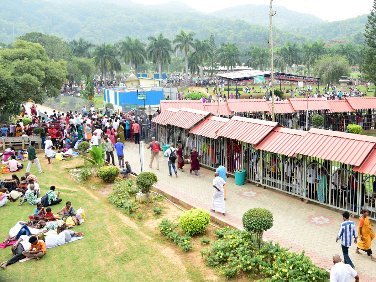 heavy rush in tirumala13