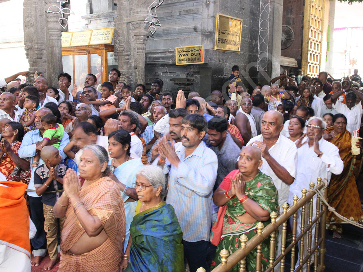 heavy rush in tirumala14