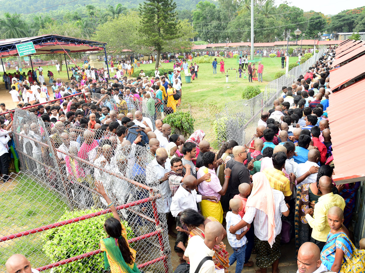 heavy rush in tirumala7