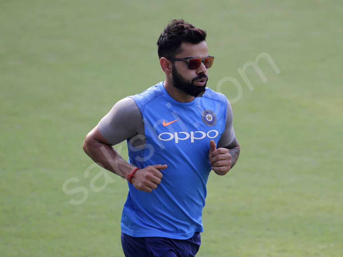 Indias cricket players practice in Mumbai - Sakshi24