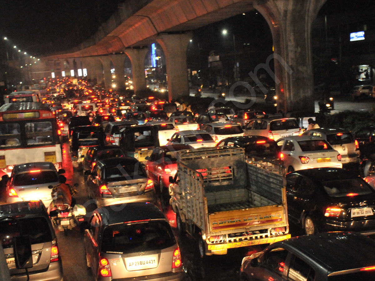  heavy rain lashes Hyderabad 4