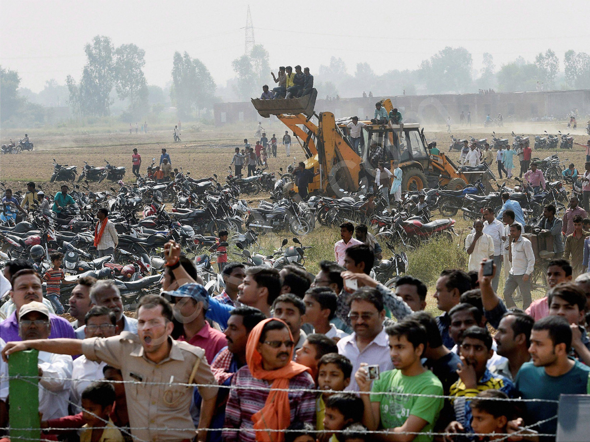 Indian Air Force successfully lands fighter jet on Yamuna Expressway16