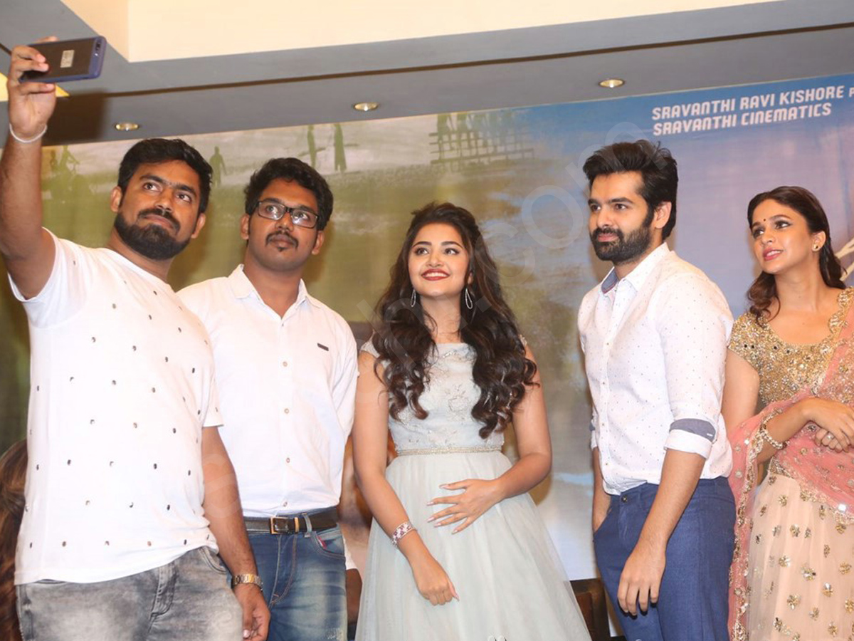 Vunnadi Okate Zindagi Pre Release Function12