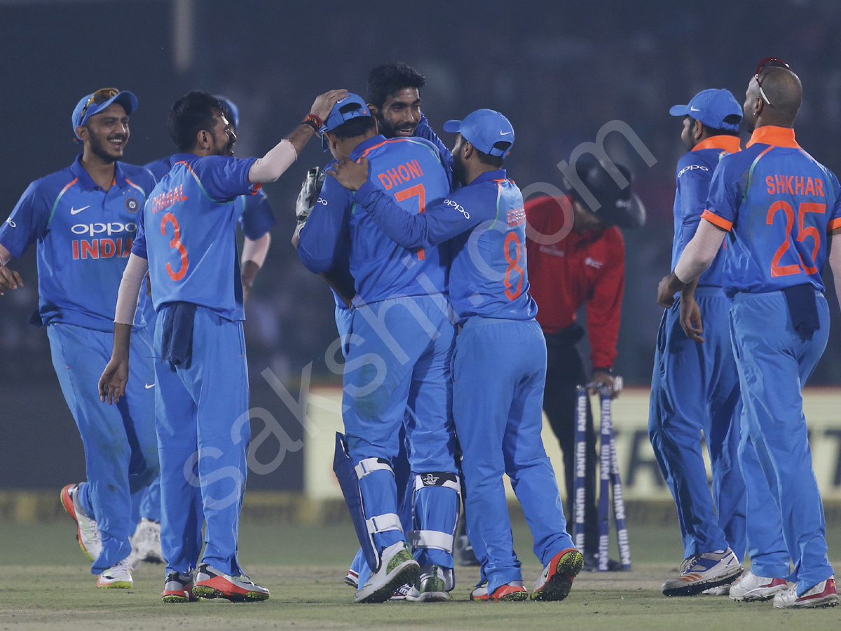 india beat new zealand by six runs2