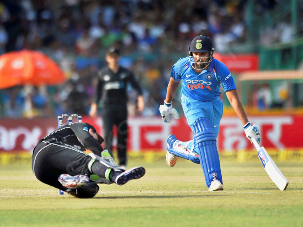 india beat new zealand by six runs24