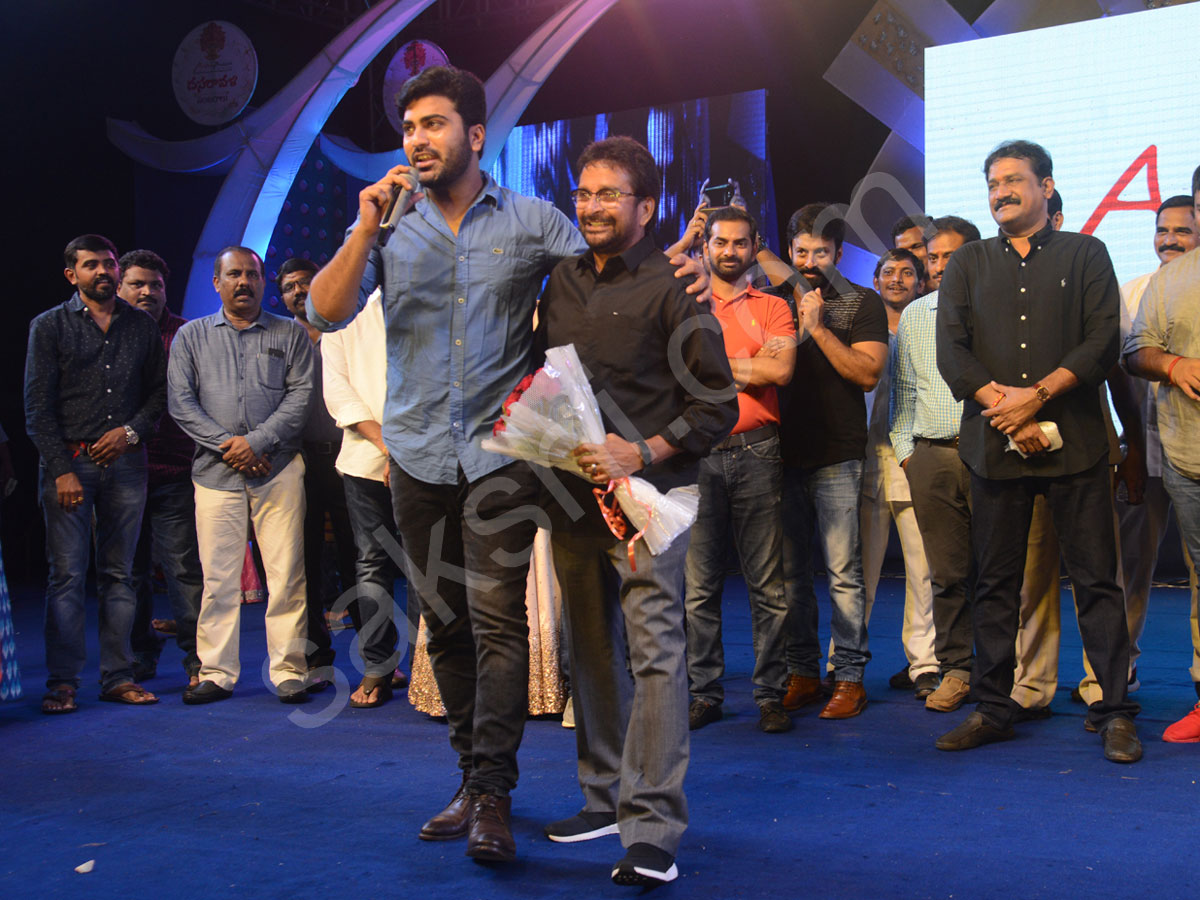 Mahanubhavudu Team In Vizag 3