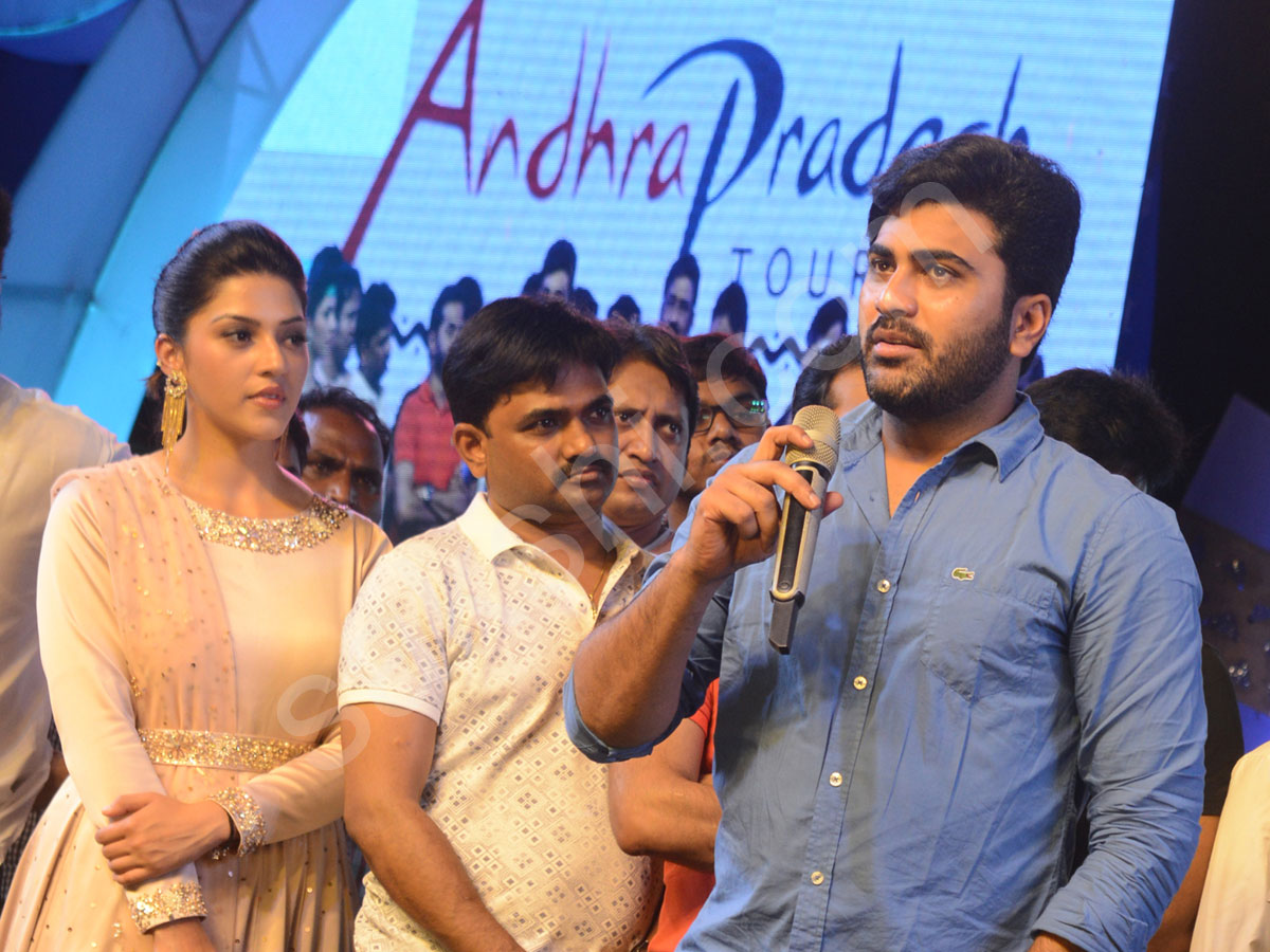 Mahanubhavudu Team In Vizag 4