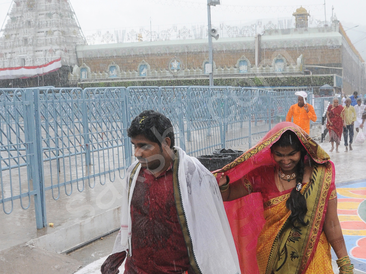 Heavy Rain In Tirumala14