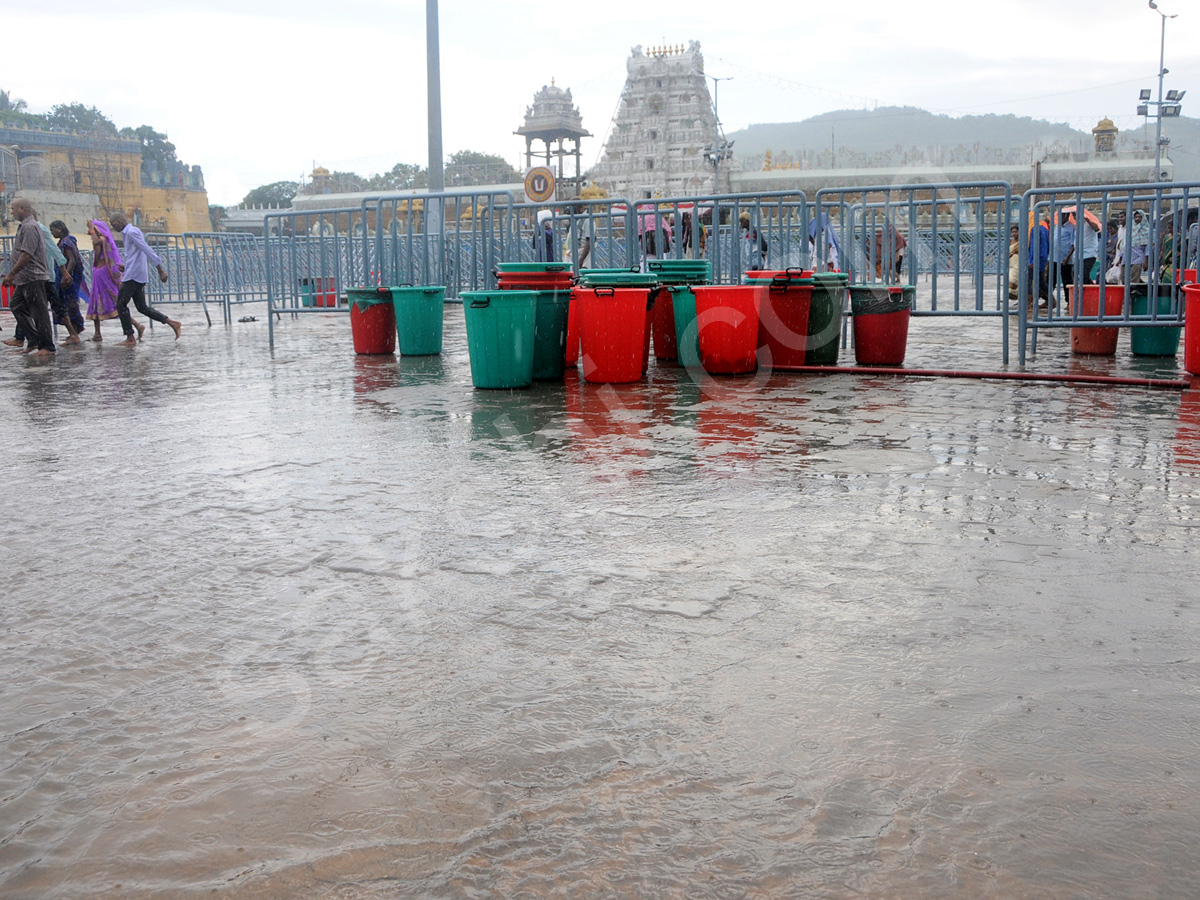 Heavy Rain In Tirumala2