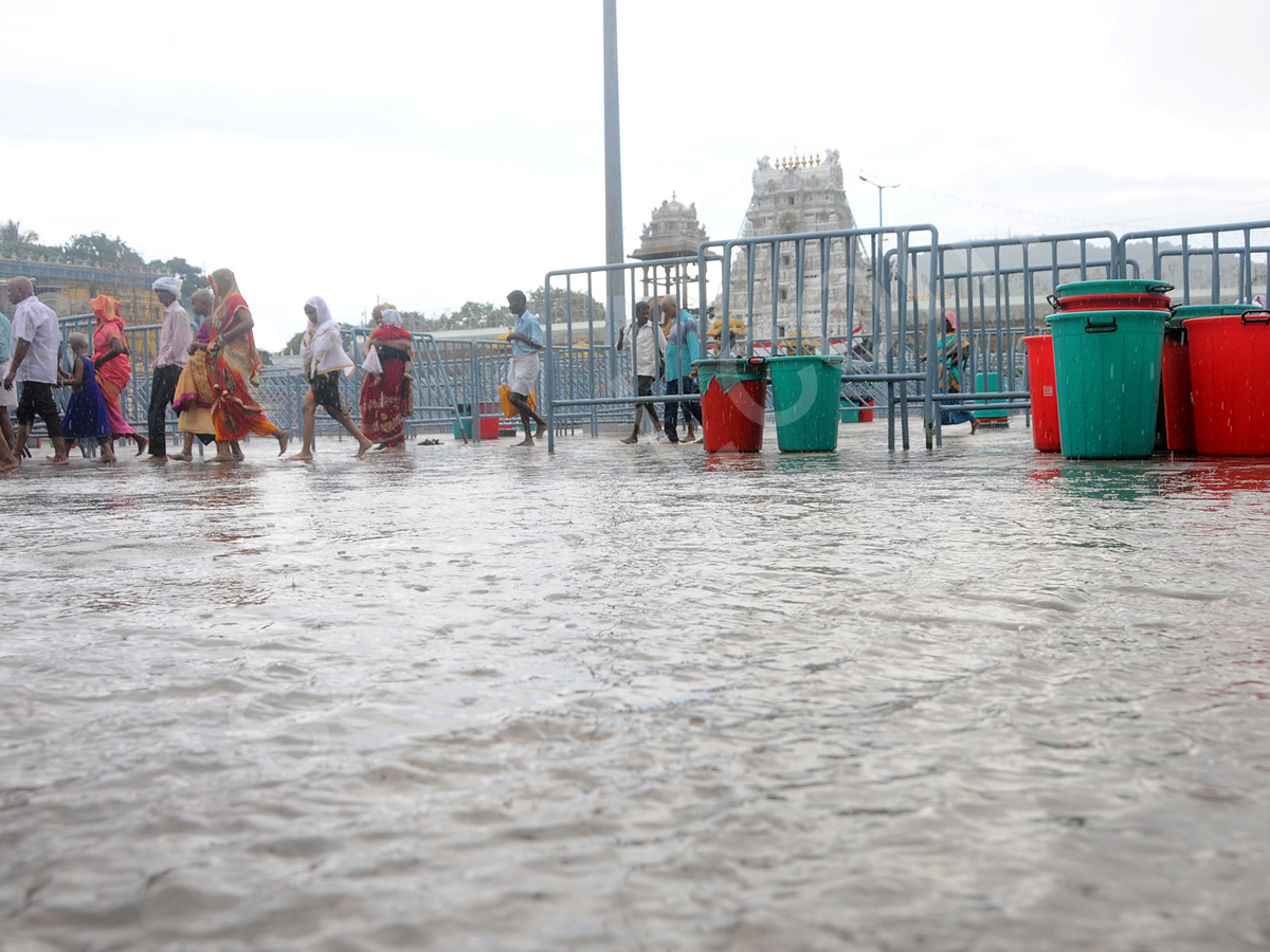 Heavy Rain In Tirumala8